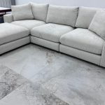 Canapé Julia Modulable en Chenille Blanc Cassé 3+1 avec Pouf – Élégance et Confort Personnalisables